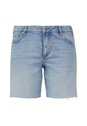 Hellblaue Jeansshorts mit lockerem Schnitt, ausgestattet mit einer vorderen Knopfleiste, fünf Taschen und einem ausgefransten Saum.