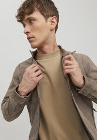 Jack & Jones JJEROCKY - Giacca in similpelle - dark brown