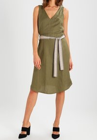 Noa Noa Vapaa-ajan mekko - olive