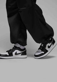 Jordan JORDAN BROOKLYN - Pantalon de survêtement - black white