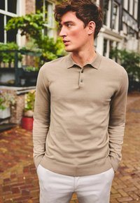 Next STANDARD - Top s dlhým rukávom - brown
