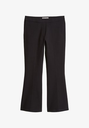 Pantalon noir extensible coupe bootcut avec une ceinture plate et des poches latérales, conçu pour une coupe ajustée au niveau de la cuisse et évasée au bas.
