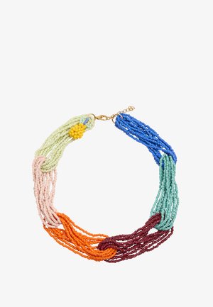 Naszyjnik wielowarstwowy z koralików w sekcjach w kolorach różowym, zielonym, żółtym, niebieskim, morskim, pomarańczowym i bordowym połączonych złotym zapięciem.