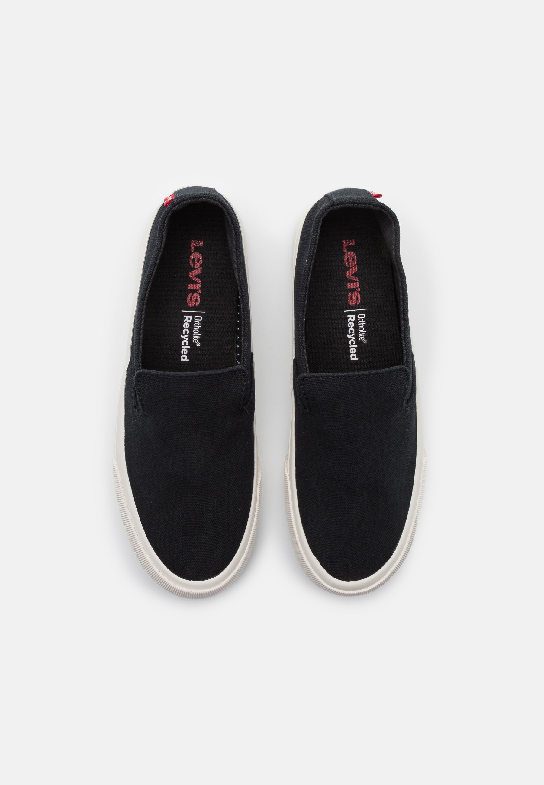 levi's summit slip on