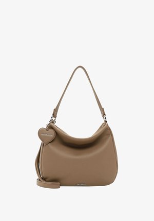 Sac en cuir tan avec une forme arrondie, doté d'une courte poignée et d'un charm en forme de cœur détachable. Inclut une longue bandoulière.