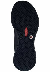 Suola di scarpa nera antiscivolo con un motivo strutturato, caratterizzata da un'etichetta centrale rossa contrassegnata "SKECHERS SLIP RESISTANT" e un logo circolare.