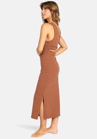 Roxy GOOD KEEPSAKE - MIDI - Jerseykleid - brown