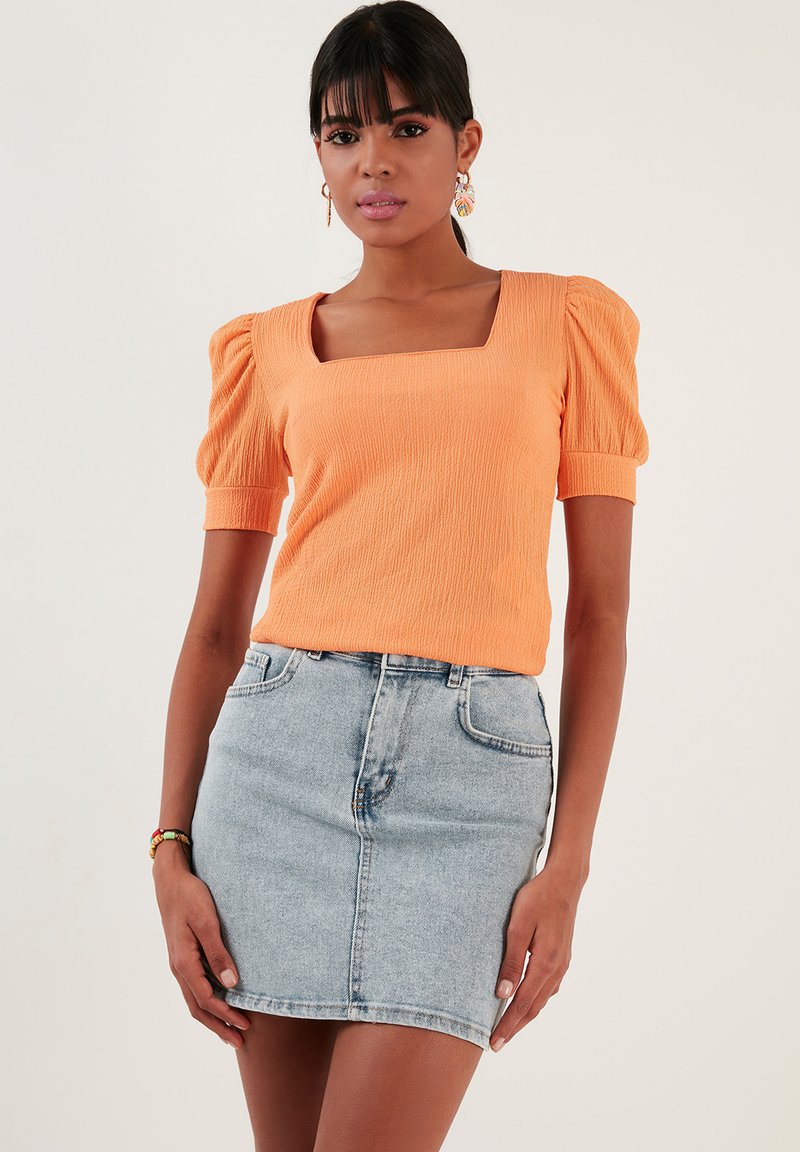 LELA SLIM FIT - Bluza - light orange