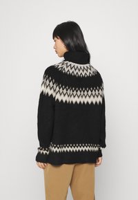 ONLY Petite ONLMARJANA HIGHNECK - Camisola - black/pumice stone/taupe gray