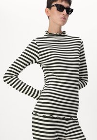 Mads Nørgaard STRIPE LONNIE PANTS - Pantalon classique - rosin/vanilla ice