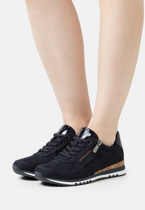 Trainers - dark navy