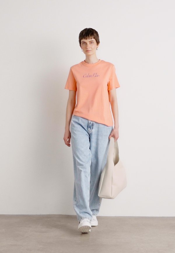 CLASSIC LOGO TEE - Print T-shirt - powder orange2