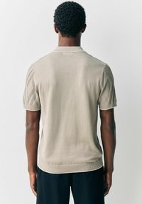 Thumbnail Image 3