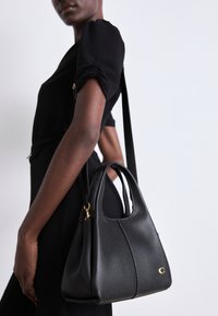LANA SHOULDER BAG  - Håndtasker - b4/black