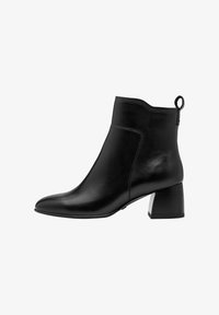 Selectat, black leather