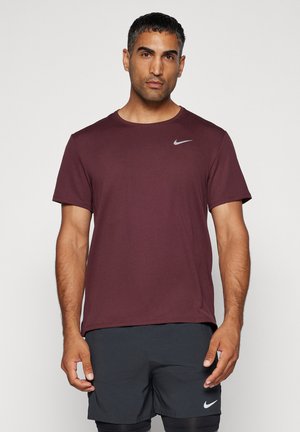Nike Performance MILER - Sportska majica - burgundy crush/silver