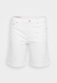 Hvite denimshorts i vanlig passform, med knappelukking, beltehemper og to sidelommer med gullfargede detaljer.