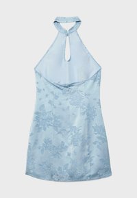 Mini-robe bleu clair à col halter avec motif jacquard floral et découpe en trou de serrure à l'avant.