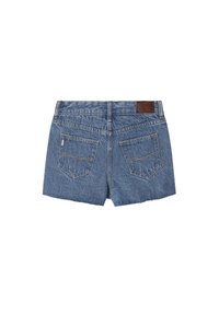 Denimske kratke hlače v svetlo modri barvi z teksturirano površino. Imajo dva zadnja žepa in rjav usnjen označevalec na pasu.
