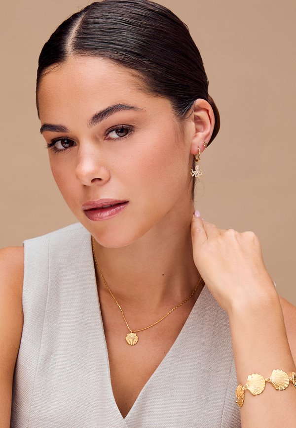 SHELL CHARM NECKLACE - Necklace2