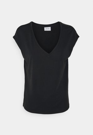 Camiseta negra de cuello en V con mangas cortas, hecha de tejido suave, que presenta un ajuste relajado y un sutil detalle de costura a lo largo del escote.