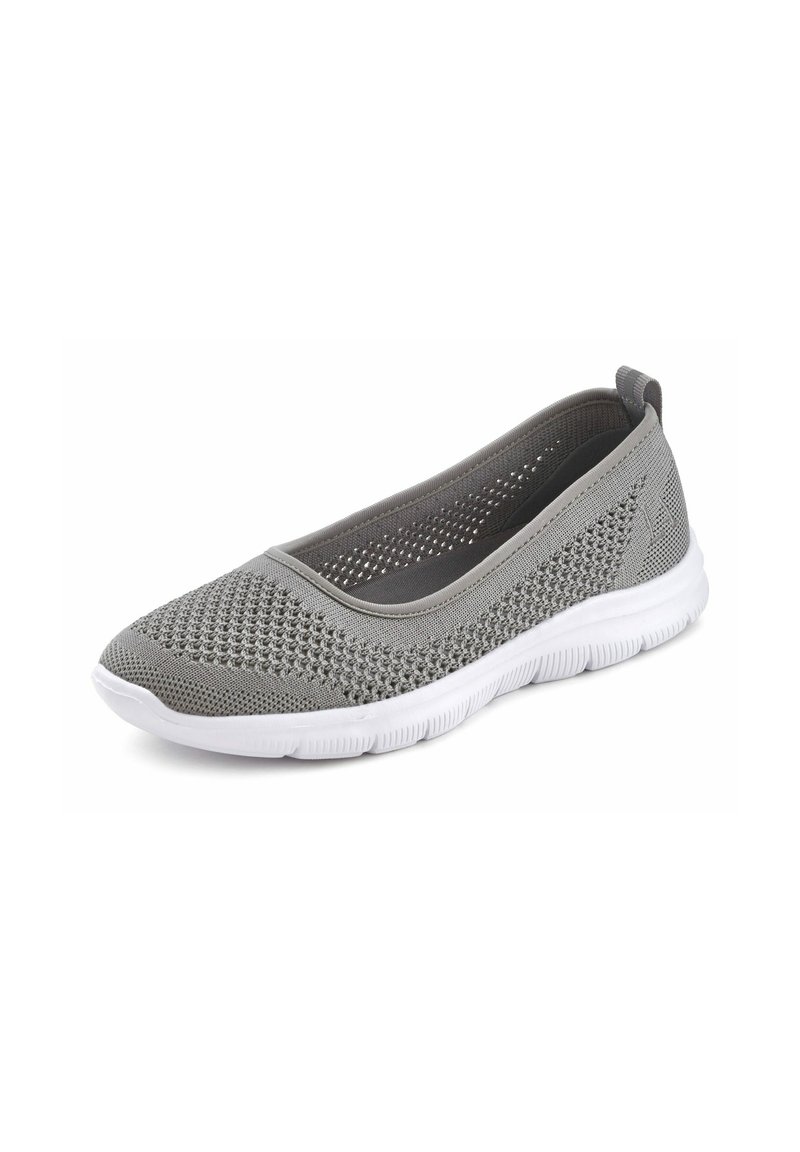 Grauer leichter Slipper mit einem atmungsaktiven Mesh-Obermaterial, strukturierter Oberfläche und einer flexiblen weißen Sohle. Rundliche Schuhspitze mit dezenten Nahtdetails.