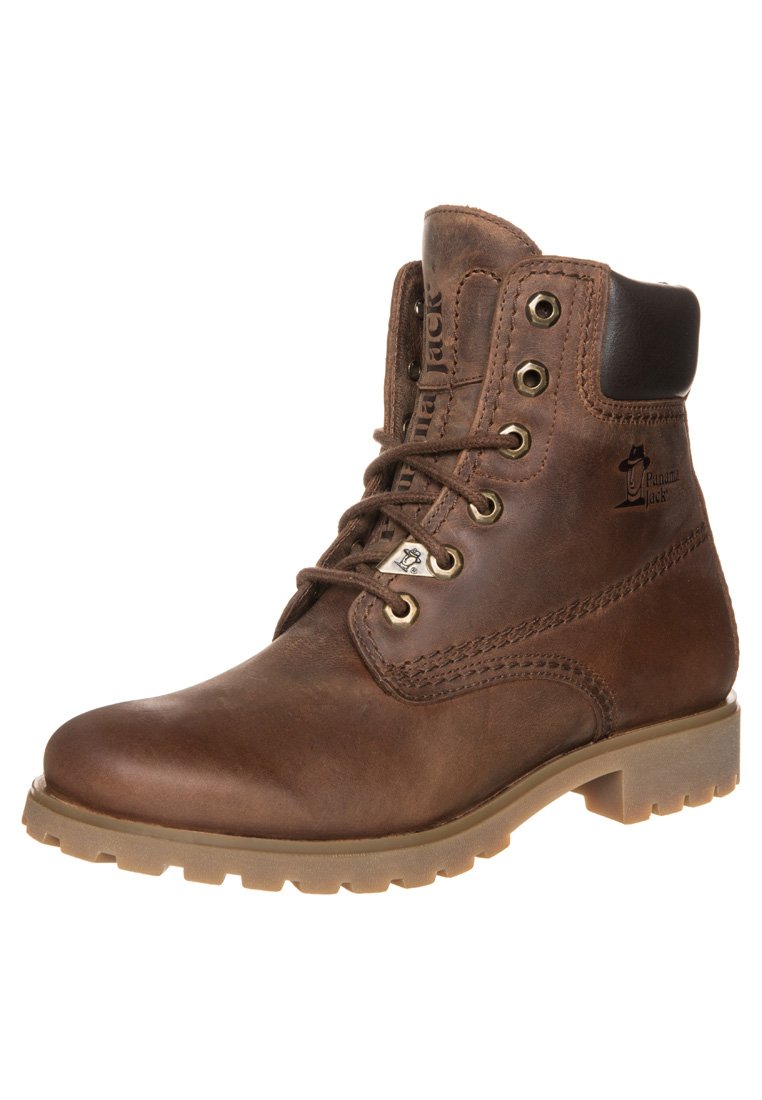 Bota de tornozelo em couro castanho com atacadores, com sola robusta, apresentando ilhós dourados, um colarinho castanho escuro e detalhes em costura.