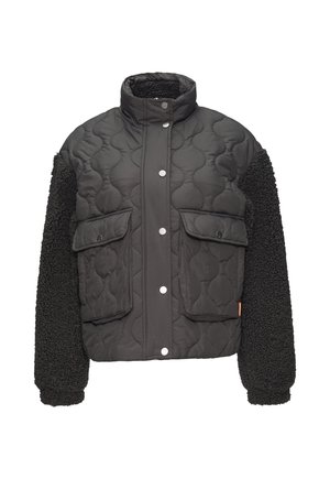 Czarna pikowana kurtka z zatrzaskami, dwiema przednimi kieszeniami z klapką oraz teksturowanymi rękawami i kołnierzem z polaru.