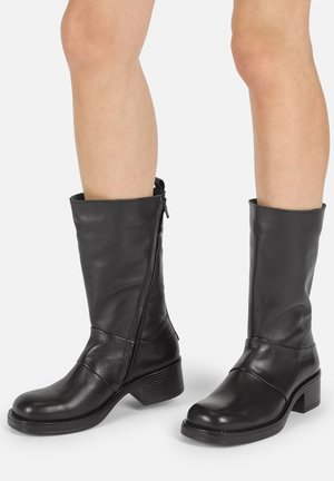 Boots - black