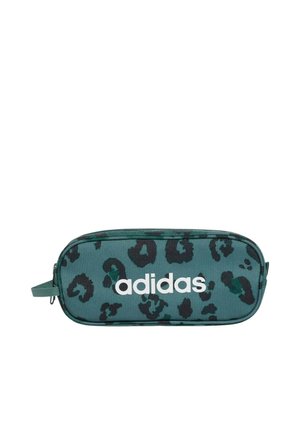 Piccolo astuccio rettangolare Adidas con stampa leopardata verde e nera e logo bianco sul davanti, con cerniera laterale e anello per il manico.