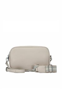 Beige Leder Umhängetasche mit strukturiertem Finish, rechteckiger Form und abnehmbarem Riemen mit gestreiftem Design. Akzente in Silberfarbe.