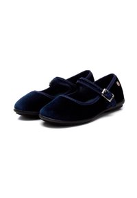 Zapatos Mary Jane de terciopelo azul marino con puntera redondeada, suela plana, correa ajustable con hebilla y detalle de costura tonal.