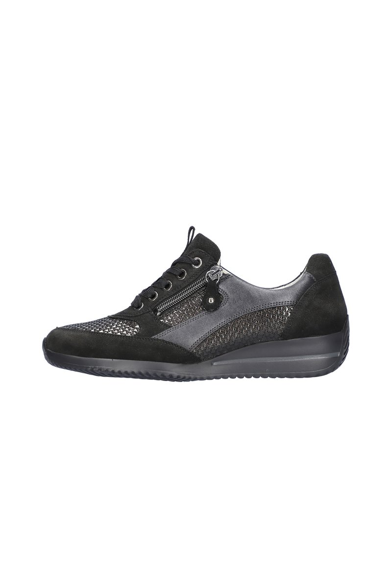 Zwarte suède en mesh sneaker met metallic accenten, ronde neus, gestructureerde bovenkant, vetersluiting en zwarte rubberen zool.