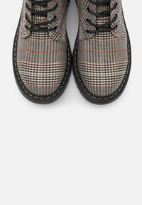 Dockers by Gerli Botines con cordones - grey
