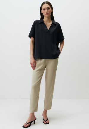 Jimmy Key LOOSE FIT SHORT SLEEVE V-NECK - Blouse - black
