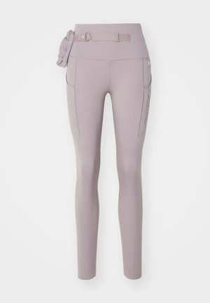 Nike Performance TRAIL GO - Bėgimo tamprės - light violet ore/taupe grey