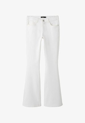 Fehér, trapézszárú farmer elülső gombbal, cipzárral, övbújtatókkal és ötpántos zsebekkel, az LMTD címkével a derékrészen.