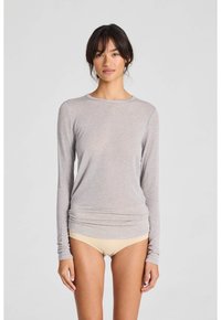 Unselected, light grey melange