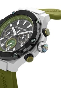 Orologio Cerruti 1881 con cassa nera e argentata, cinturino in silicone verde, quadrante verde e grigio texturizzato e tre sotto-quadranti. Presenta bottoni distintivi.