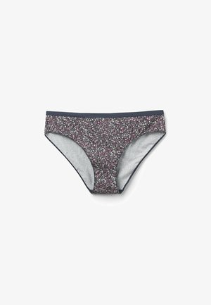 Sous-vêtement féminin style bikini avec un motif floral foncé comportant de petites fleurs blanches et roses ainsi qu'une ceinture et des ouvertures de jambes bordées de foncé.