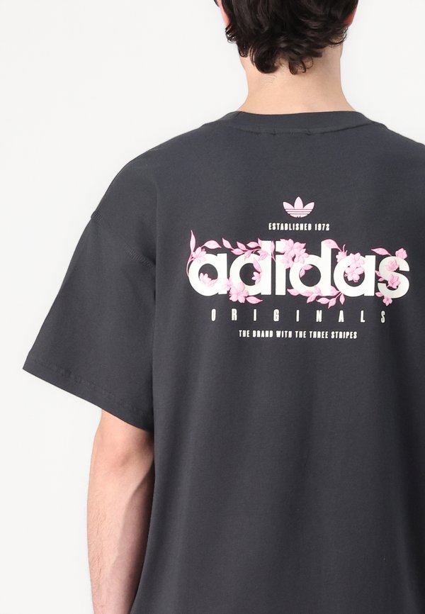 FLORAL GRAPHIC TEE UNISEX - Print T-shirt - carbon base2