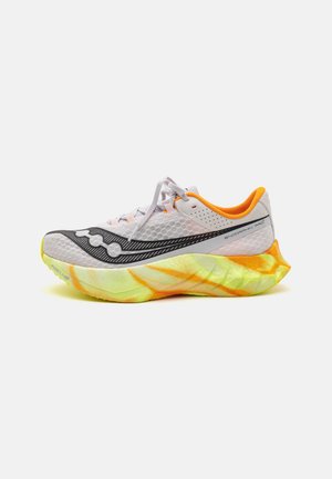 ENDORPHIN PRO 4 - Road running shoes - fog/peel