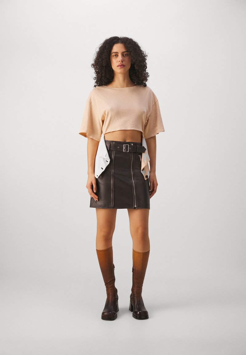 A.W.A.K.E. MODE WITH FRONT BUTTON CLOSURE - T-shirt basique - pastel peach