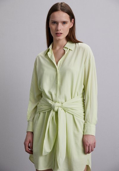 Maje Robe chemise - oliv