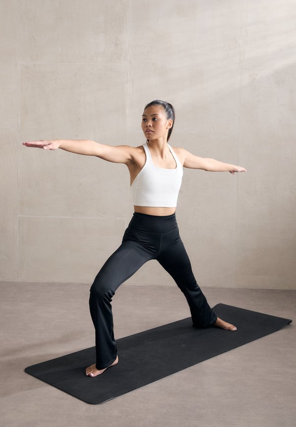 ID TRAIN BOOTCUT - Tracksuit bottoms2