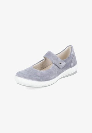 Jasnoszary zamszowy but Mary Jane z regulowanym paskiem i białą gumową podeszwą, zaprojektowany do codziennego lub wygodnego noszenia.