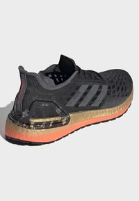 adidas Performance Scarpe da corsa su strada - black