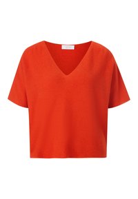 Rood, kort mouwtop van zachte brei stof met een V-hals ontwerp. De snit is losjes en casual, met een effen kleur zonder patronen.