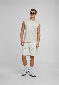 Urban Classics OPEN EDGE SLEEVELESS - Débardeur - cloud