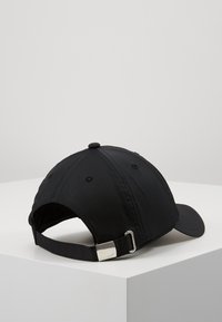 Thumbnail Image 4